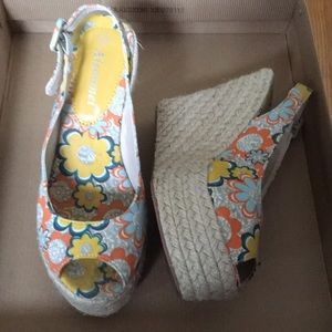 Wedges with pattern, size 5.5