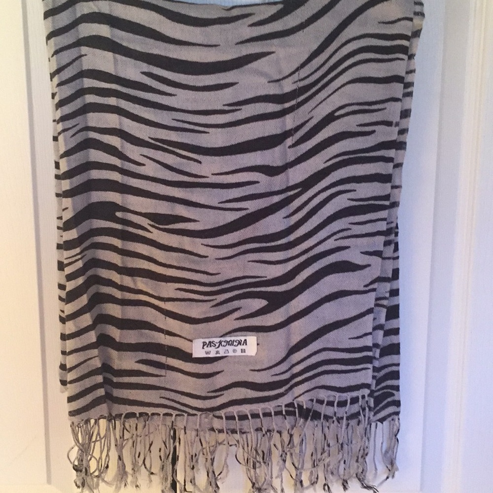 Zebra style pashmina