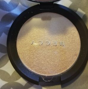 Becca champagne pop pressed skin perfector NEW