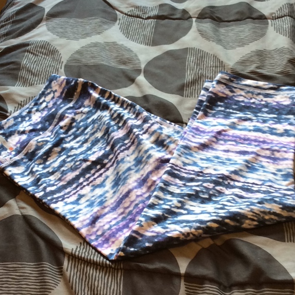 Purple Watercolor 1X Zella Capri Leggings