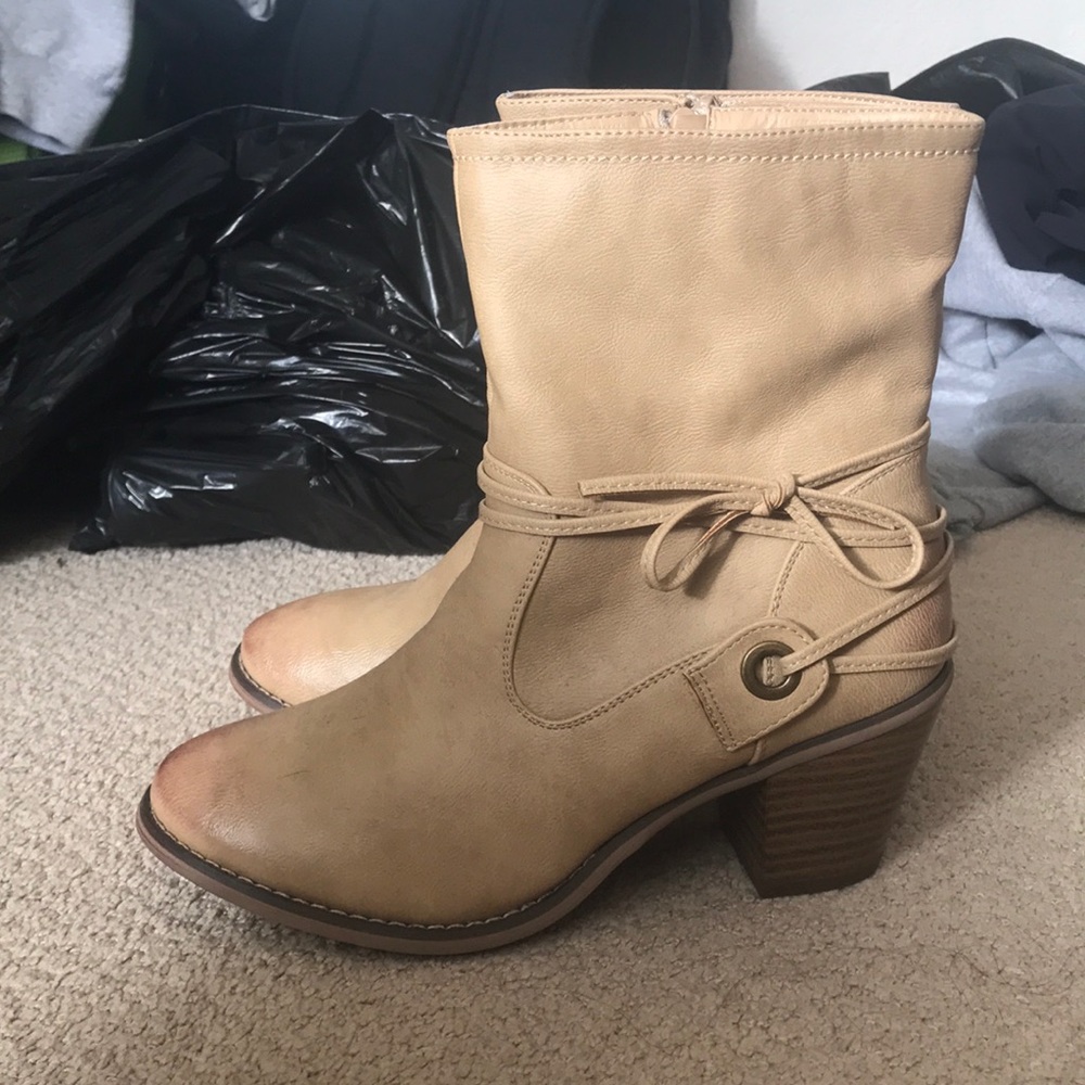 Tan healed boots