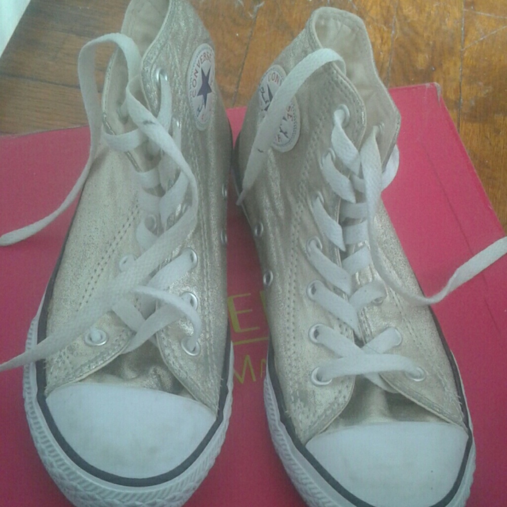 Gold converse