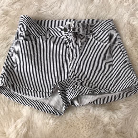 Shorts - Picture 1 of 2