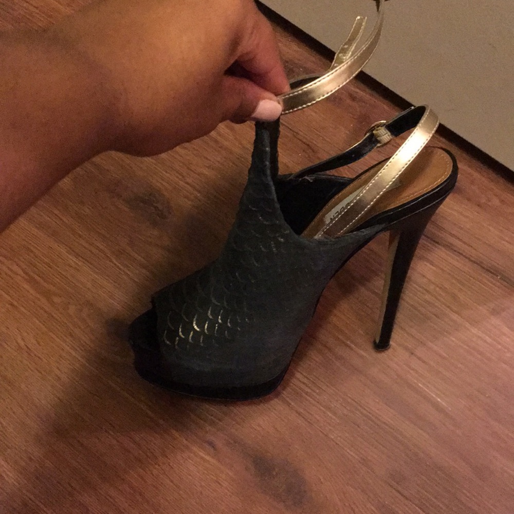 Black Steve Madden snake skin Booties