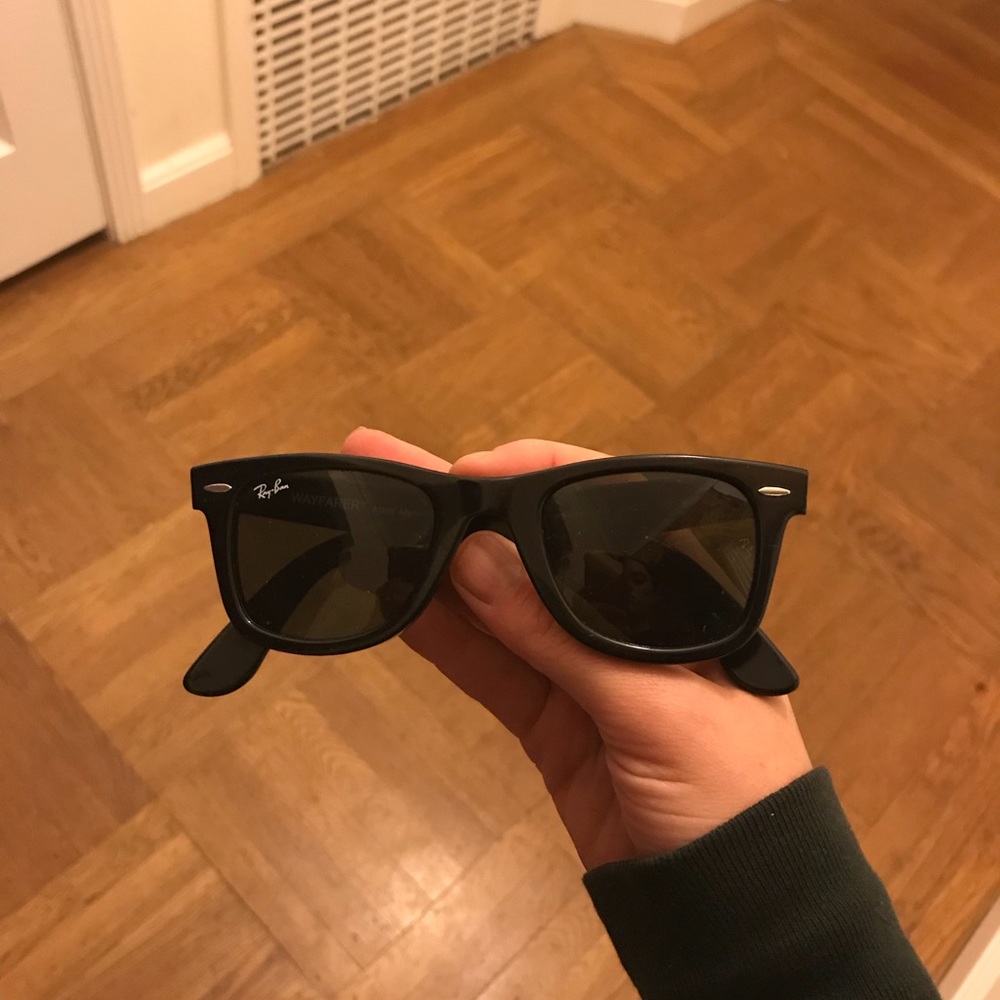 Ray-Ban Wayfarer Sunglasses in Black 52mm