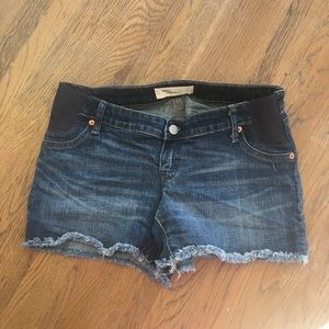 Gap maternity shorts