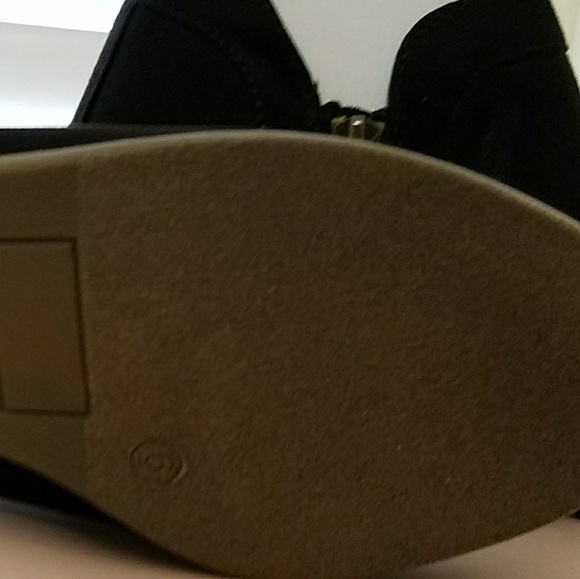 SOLD❌: NWT Ankle Booties💃 - Picture 4 of 6