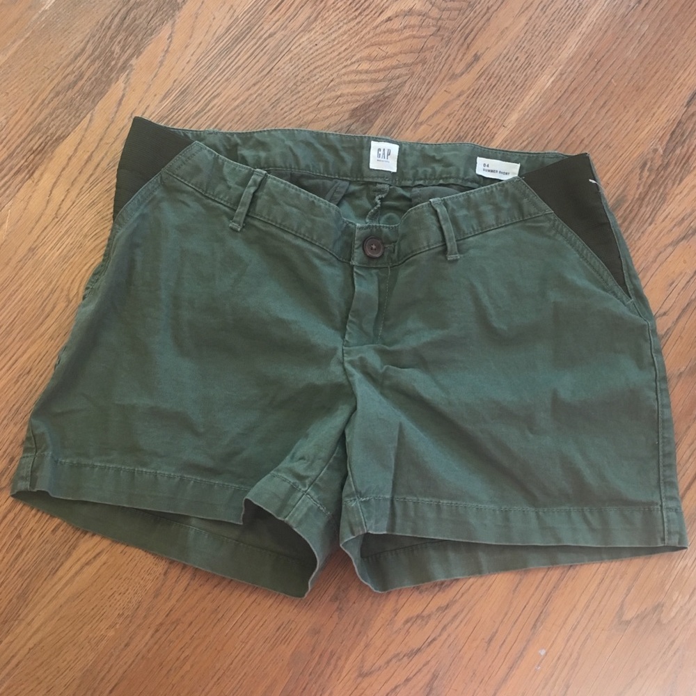 Gap maternity shorts
