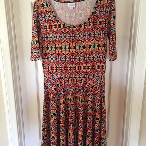 LulaRoe Nicole - Picture 2 of 5