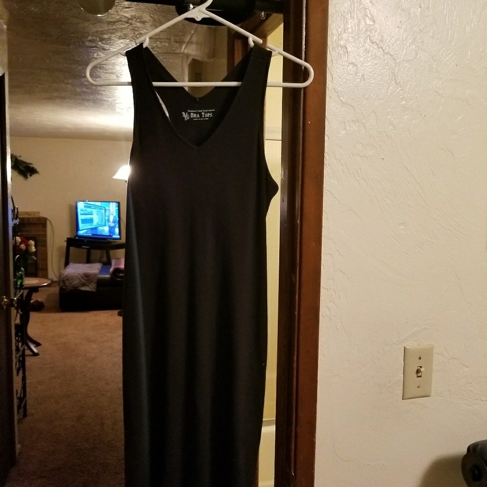 Slender Black Dress