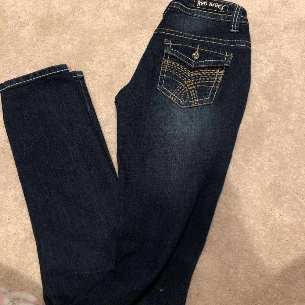 Boot cut Junior Jeans size 1. Never worn.