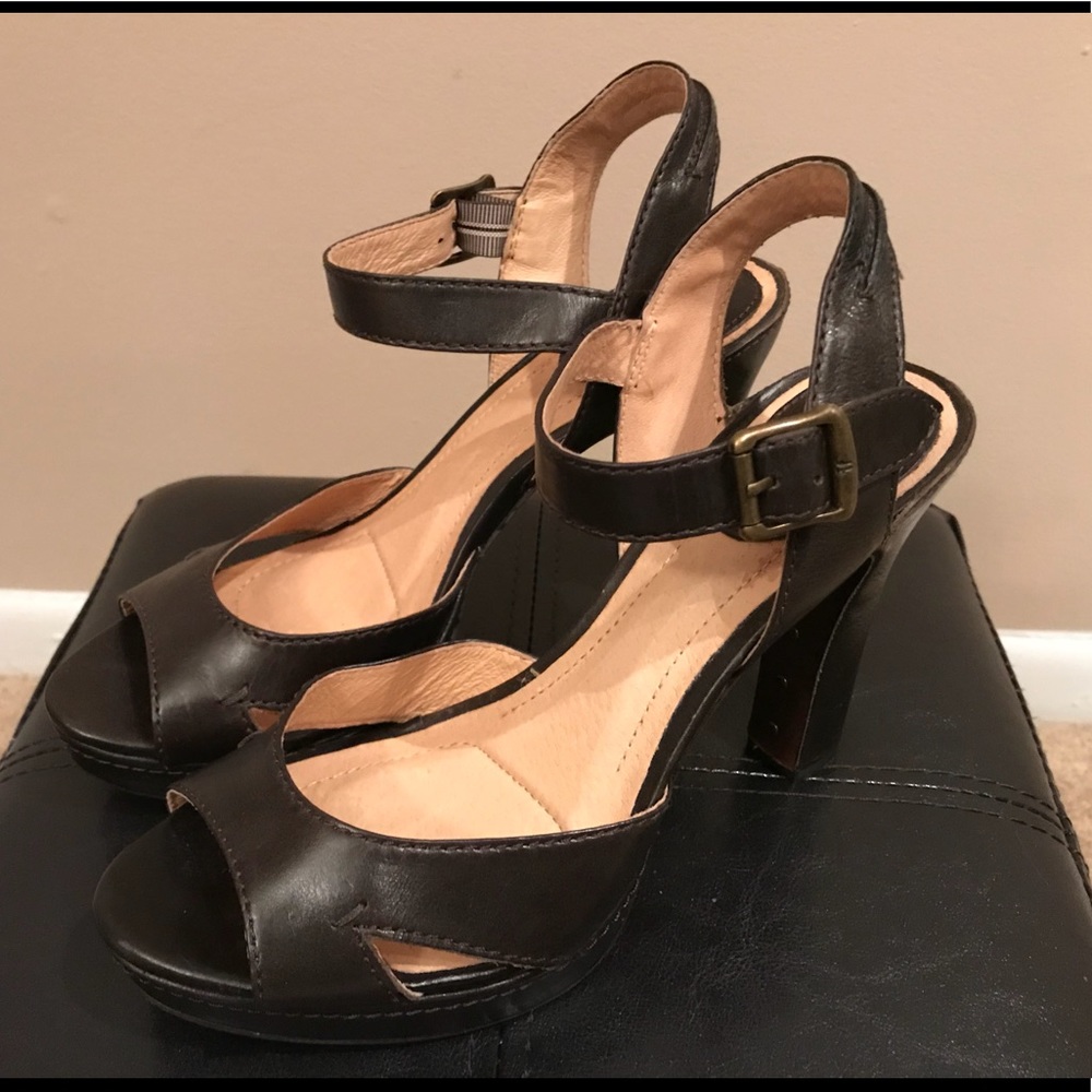 Frye Samantha Seam Heels