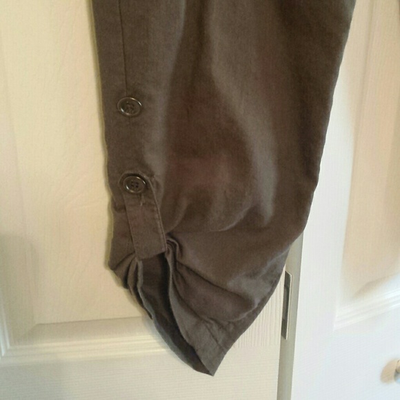 Khaki capris - Picture 3 of 4