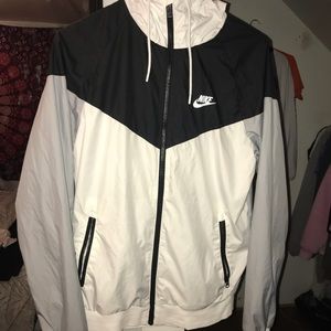 NIKE WINDBREAKER