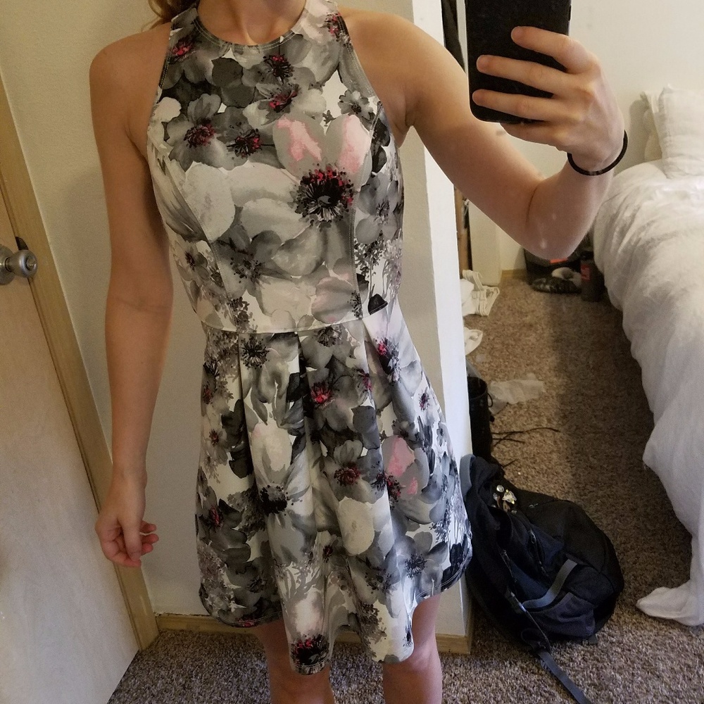 XS A&F Scuba Contrast Pink Zipper Floral Dress