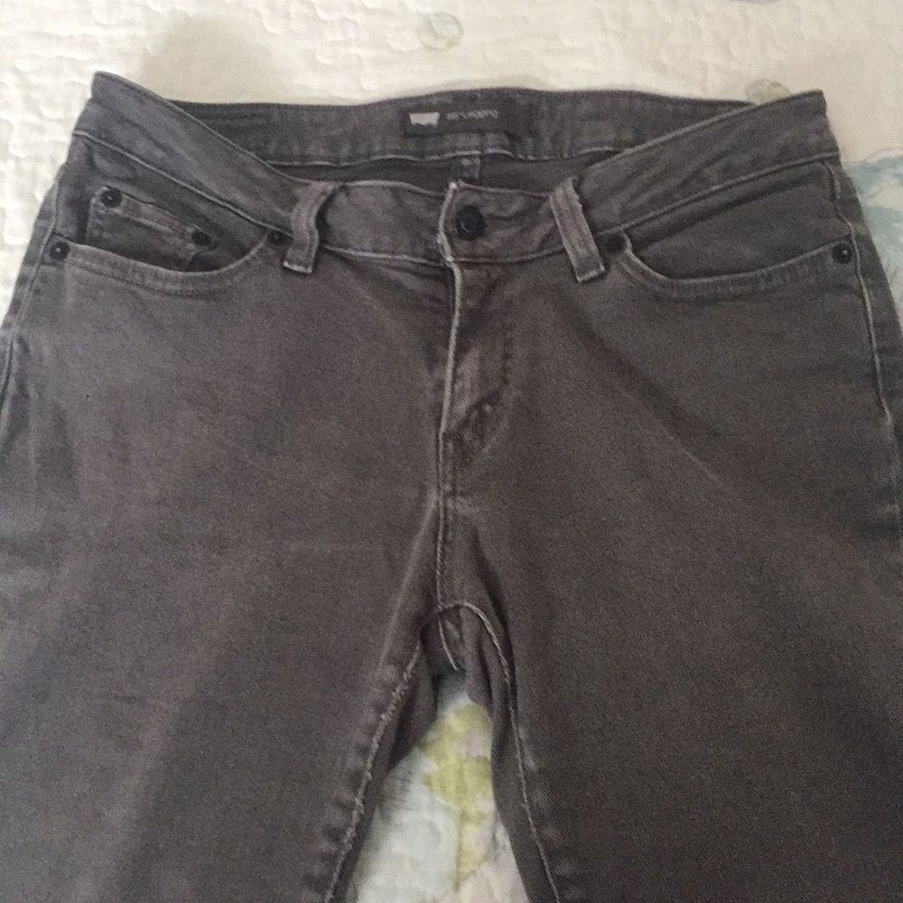 Levi Skinny Jeans - Picture 2 of 3