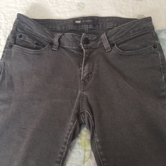 Levi Skinny Jeans - Picture 2 of 3