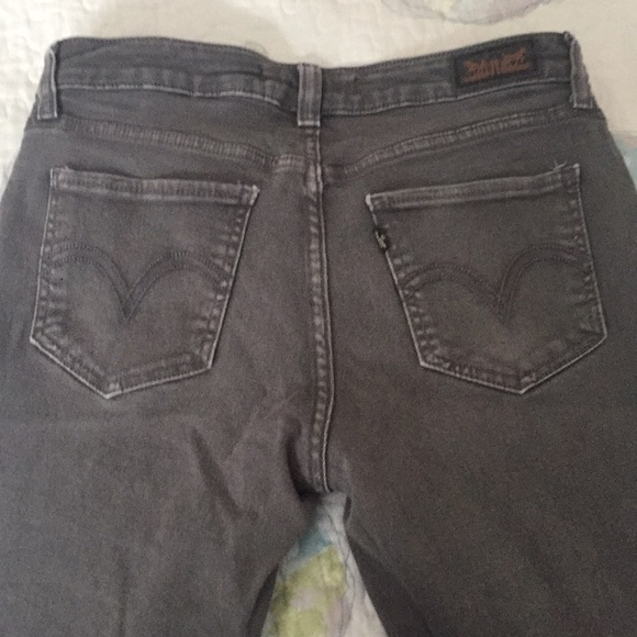 Levi Skinny Jeans - Picture 3 of 3