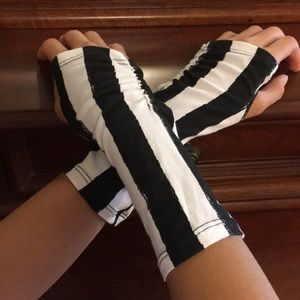 Fingerless Gloves