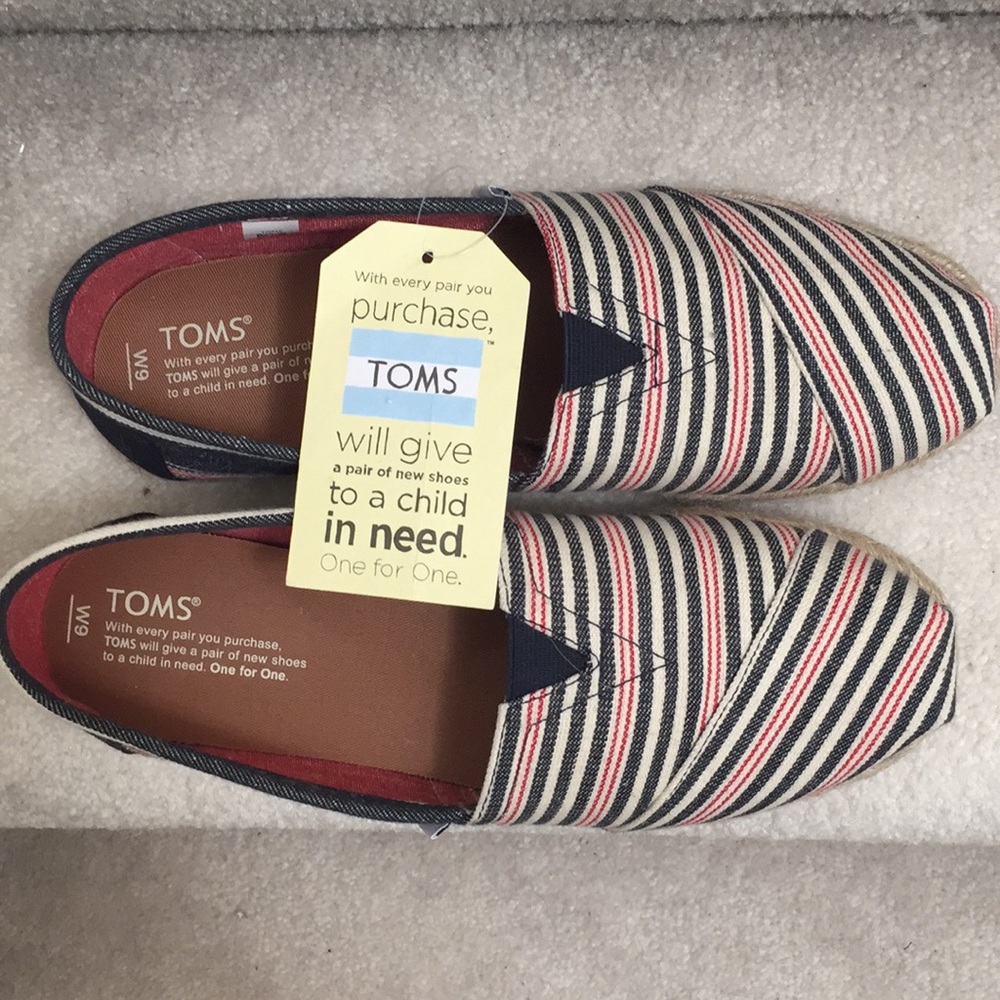 Toms red white and blue striped