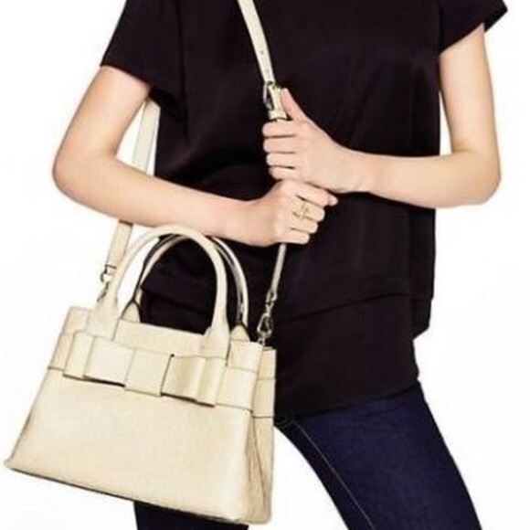 Kate Spade Charm City White Leather Crossbody Bag - Picture 2 of 8