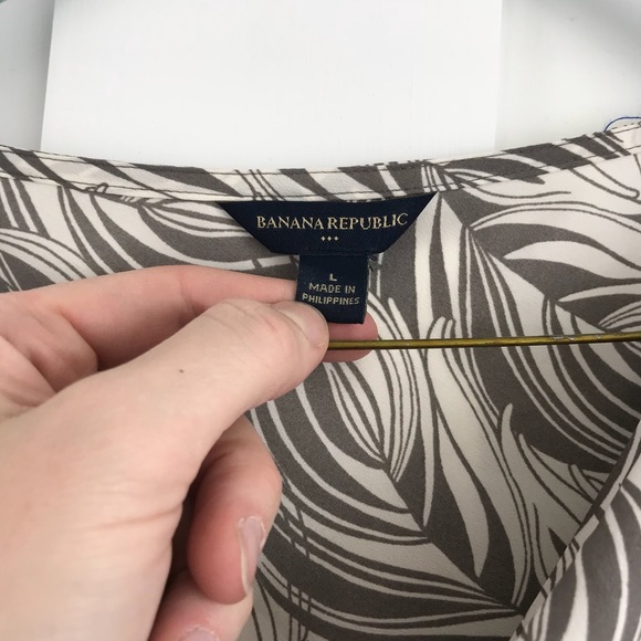 Banana Republic feather print blouse - Picture 3 of 6