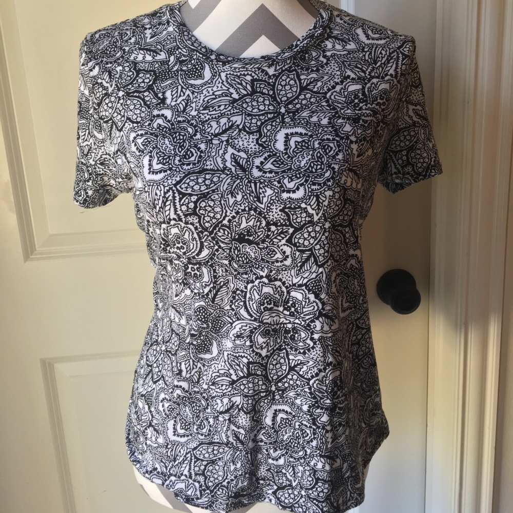 Who What Wear black and white blouse EUC