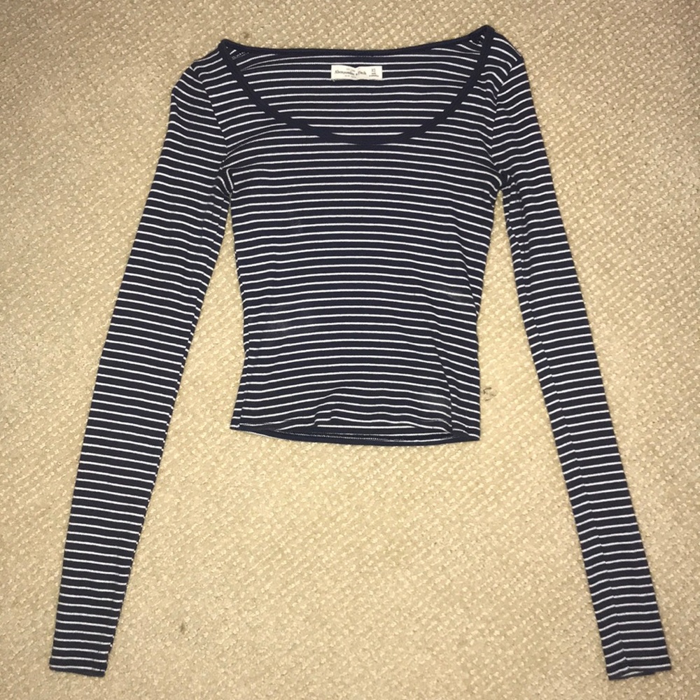 Abercrombie and Fitch long sleeve crop top!