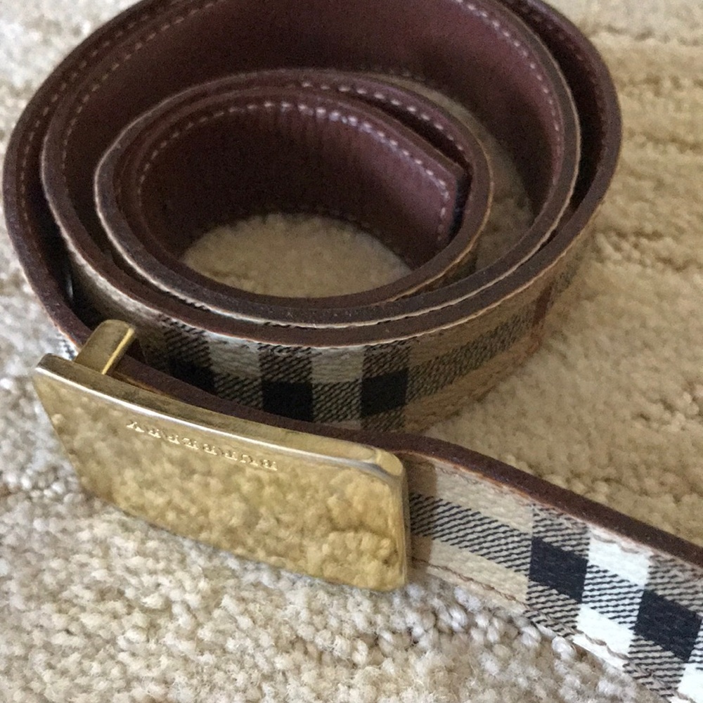 Women’s Burberry belt