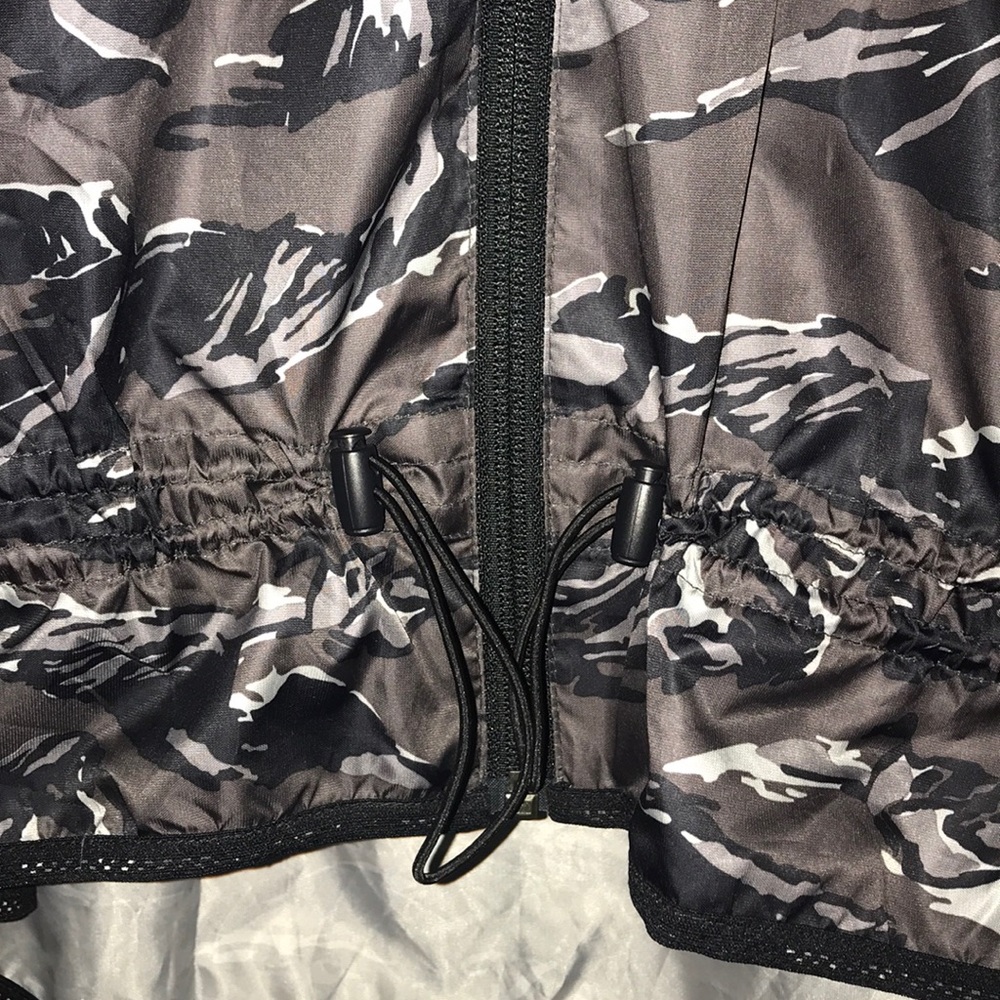 Nike Shell Jacket - Picture 2 of 5