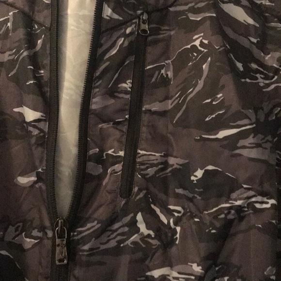 Nike Shell Jacket - Picture 3 of 5
