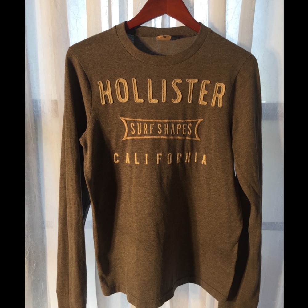 Hollister long sleeve gray shirt size M