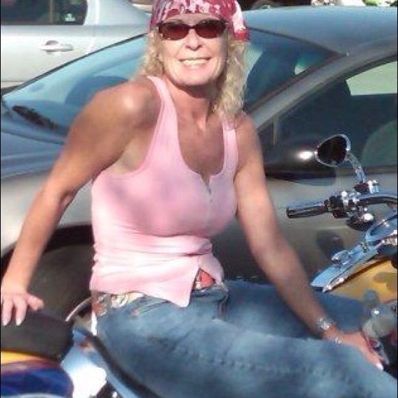 ✨Meet your Posher, Kaaren (car-in)✨✨✨ - Picture 2 of 11