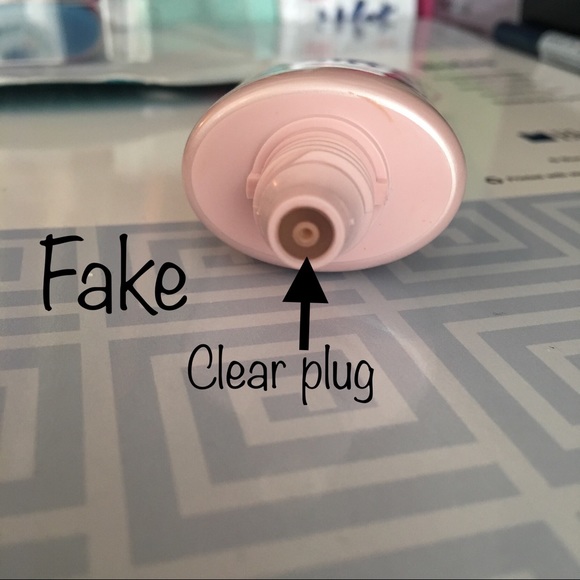 UPDATE! 7/20 Primed and Poreless real vs fake - Picture 3 of 6