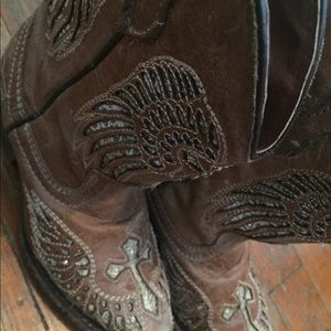 Girls western boots size 11, they are very worn