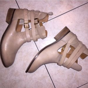 Lightly Worn Nude Steve Madden Shoes