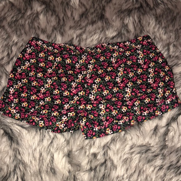 Floral print shorts - Picture 2 of 2