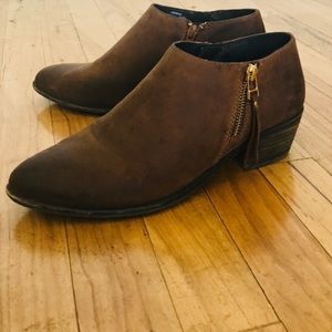 Steve Madden brown booties
