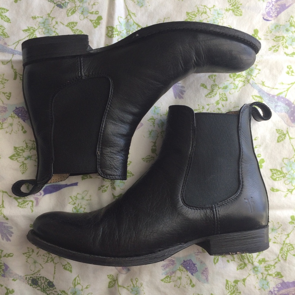 Frye Erin Chelsea Boots 💞✨