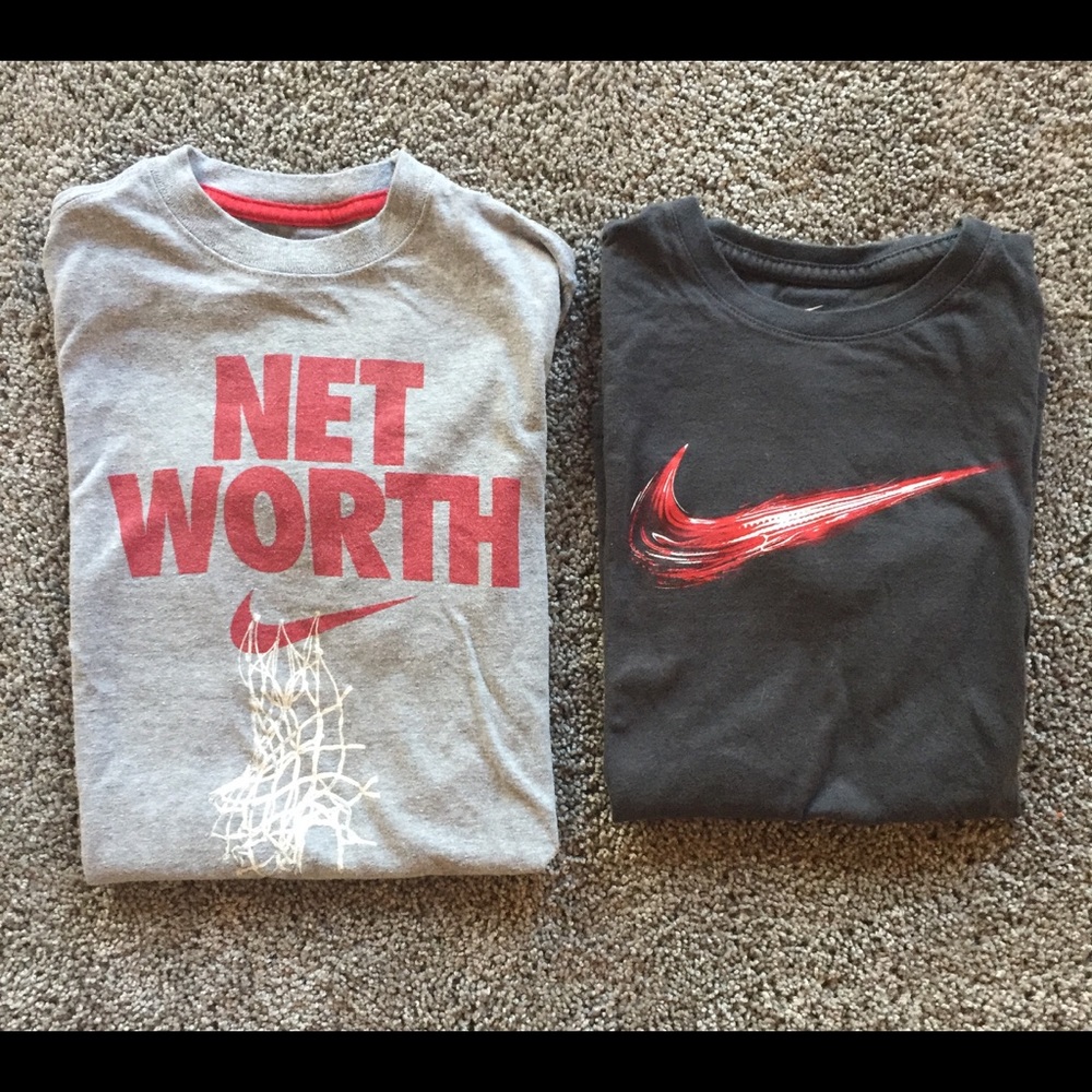 Boys Nike size small tee shirts