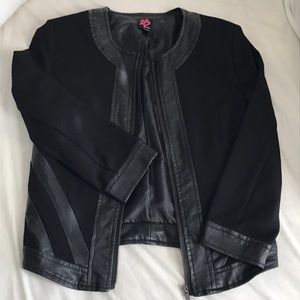 2B Bebe black faux leather Blazer Sz S