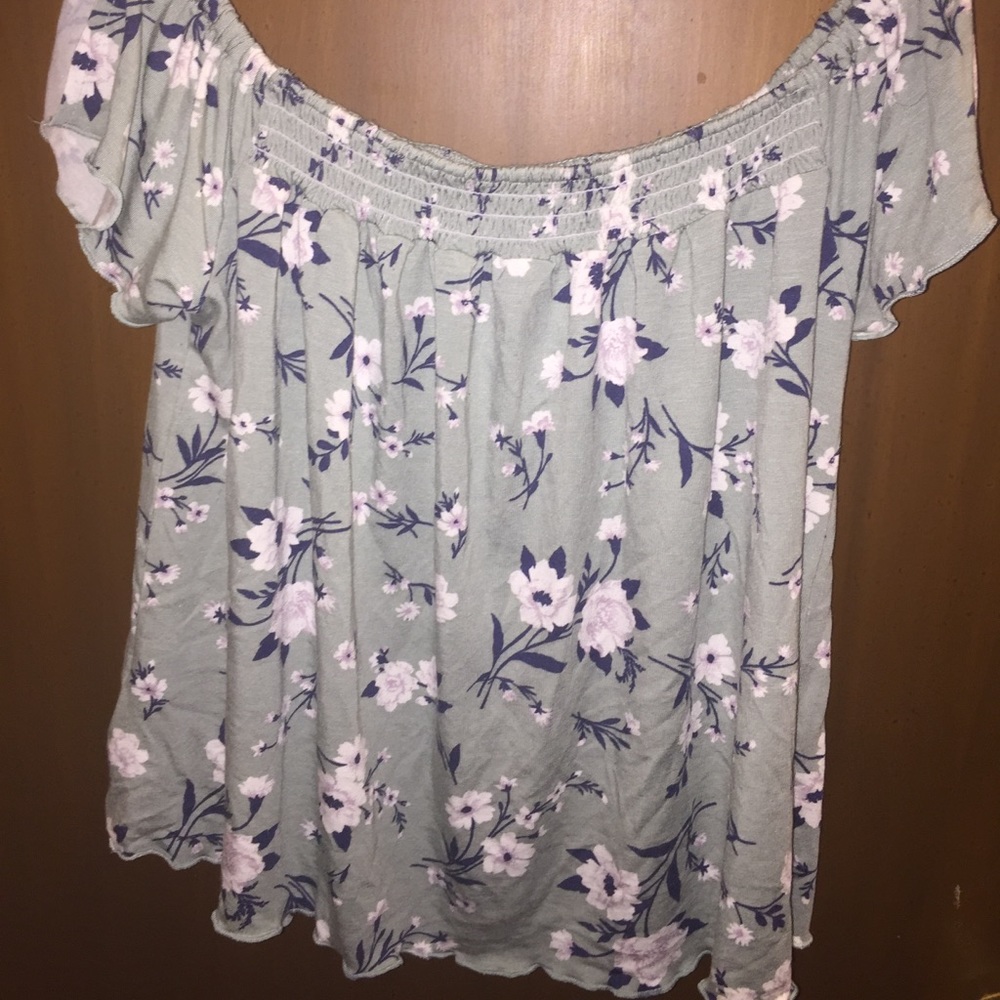 off the shoulder AEO shirt SIZE S