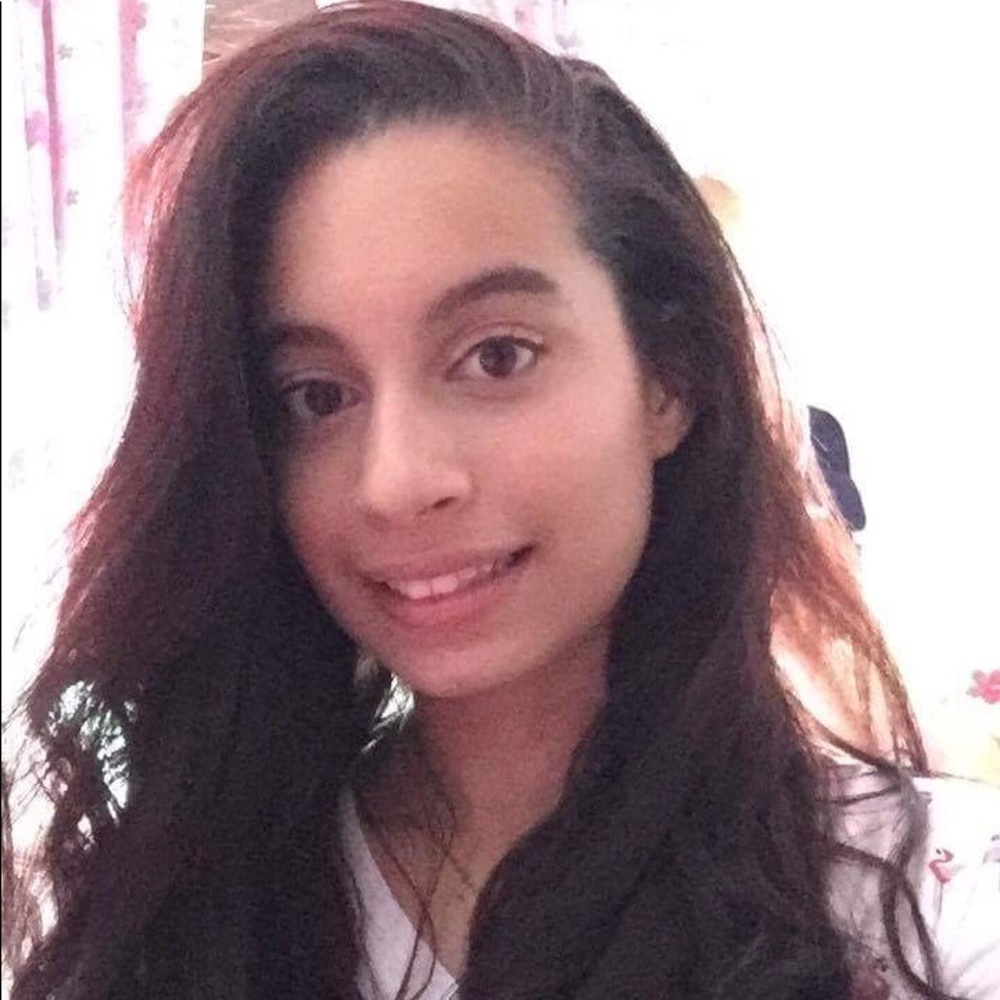 Cheap and new condition clothing! Great for teens!