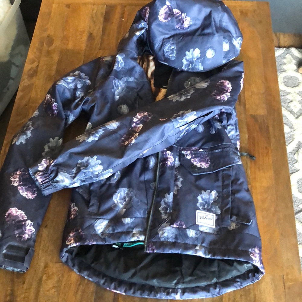 BNWOT Volcom Floral Snowboarding Jacket XXS