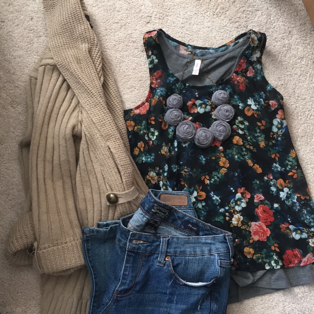 Black floral tank