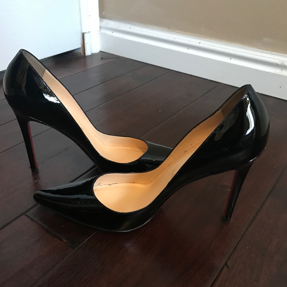 Like new Louboutin red bottoms