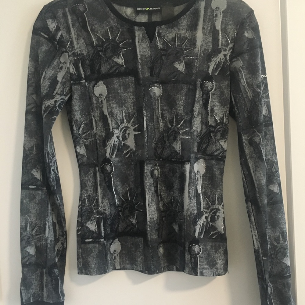 Long sleeve stylish n very light DKNY