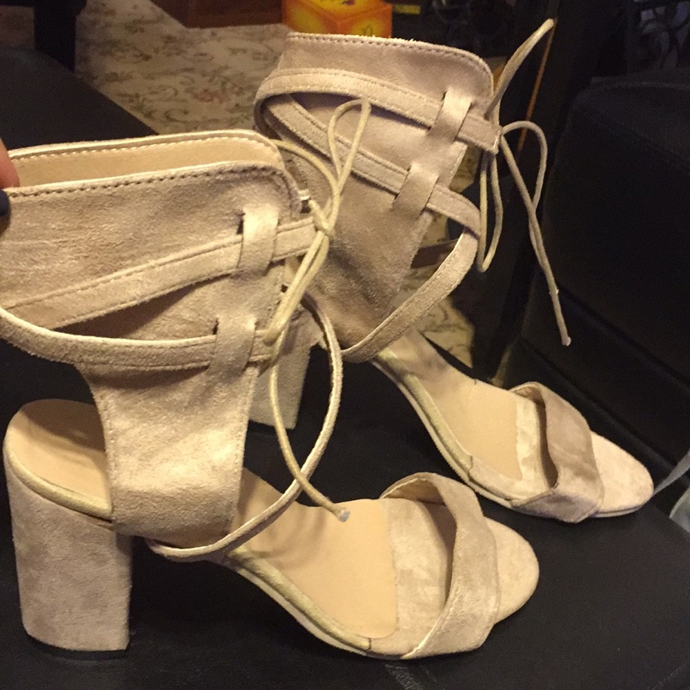 Never worn!!!!!!!