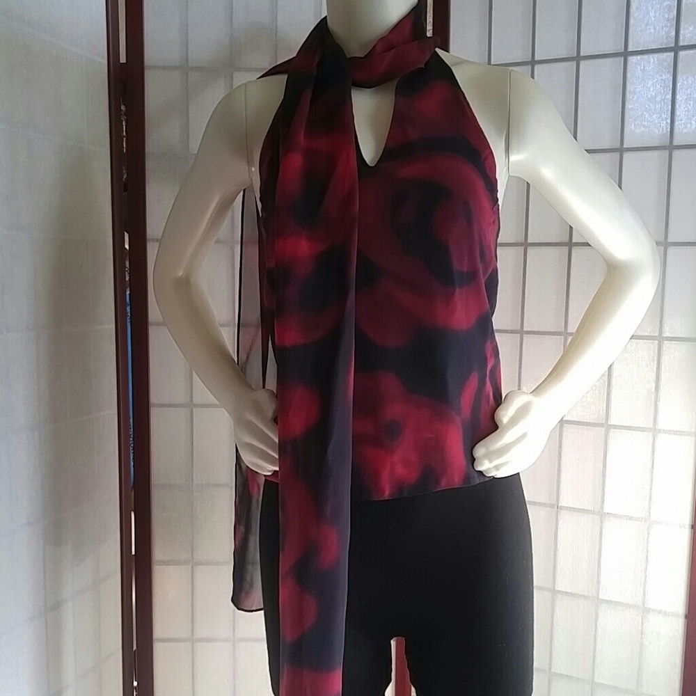 Halter top - Picture 2 of 9