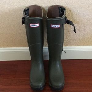 Authentic Hunter Rainboots. Army green. Sz 6.